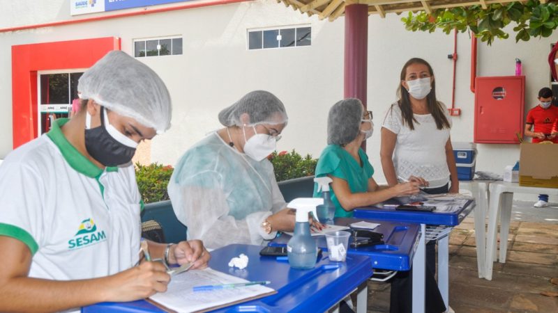 Secretaria de Saúde vacina usuários da APAE de Piripiri contra a covid-19