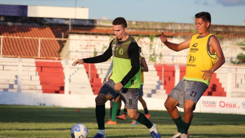 Em 1º treino tático para jogo contra o São Paulo, 4 de Julho de Piripiri aprimora finalização e apresenta reforços