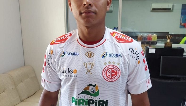 Após saídas de Dudu e Esquerdinha, 4 de Julho de Piripiri anuncia atacante Zé Arthur