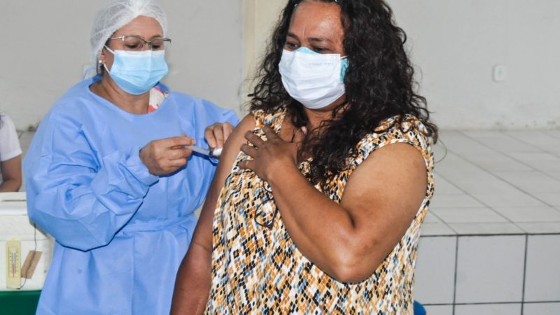 Sesam continua vacinação de profissionais de saúde da educação de Piripiri