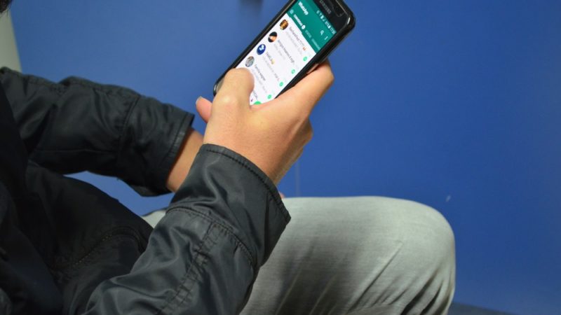 Criminosos se passam por meninas na internet para extorquir homens; ‘golpe da novinha’, alerta delegado