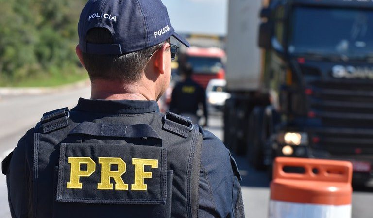 Exame toxicológico começa a ser cobrado nas fiscalizações da PRF