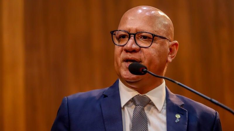 Franzé busca conclusão de reforma da escola da comunidade Formosa na zona rural de Piripiri