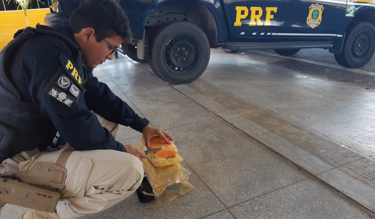 Dupla é presa pela PRF na BR-343 em Piripiri com drogas avaliadas em mais de R$ 1,2 Milhão