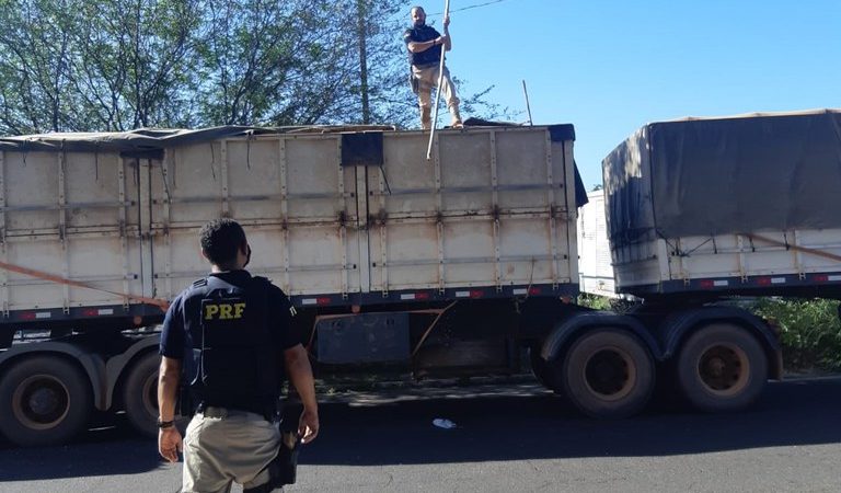 PRF autua caminhoneiro por Transporte de mercadoria sem nota fiscal e passageira por estar portando anfetaminas para consumo na BR-343 em Piripiri