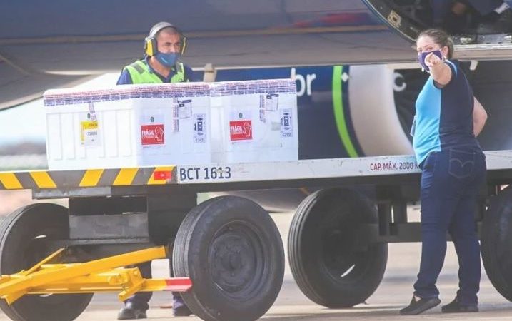 Piauí receberá mais de 120 mil doses de vacinas CoronaVac e Pfizer