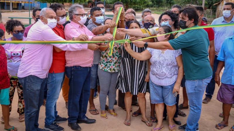 Após quatro décadas, Olho D’Água Grande na zona rural de Piripiri tem calçamento inaugurado