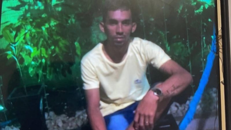 Suspeita de matar ex-namorado com tiro na cabeça na saída de motel em Altos é presa