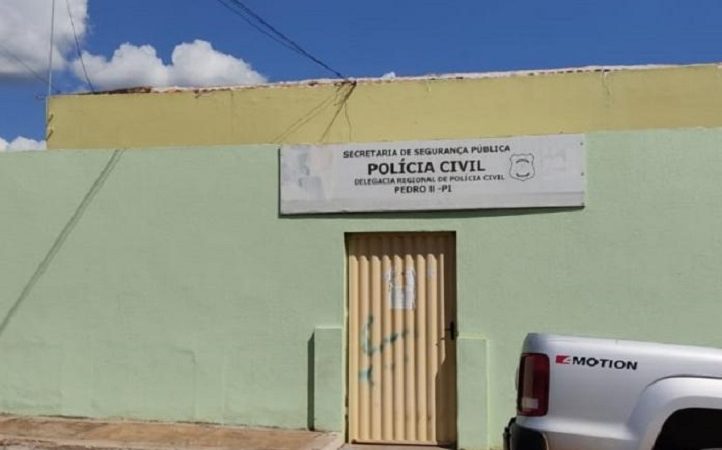 Bebê de seis meses é “abandonado” na porta da Delegacia de Pedro II