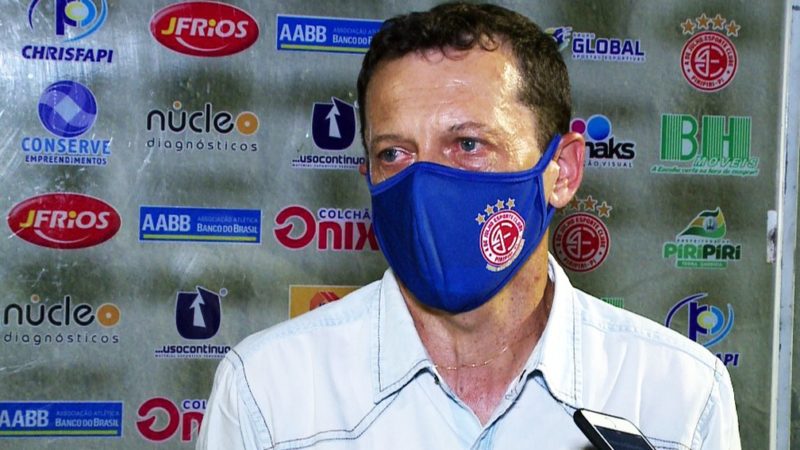 Técnico do 4 de Julho de Piripiri faz manifesto após CBF manter jogo das oitavas da Série D às 15h do domingo