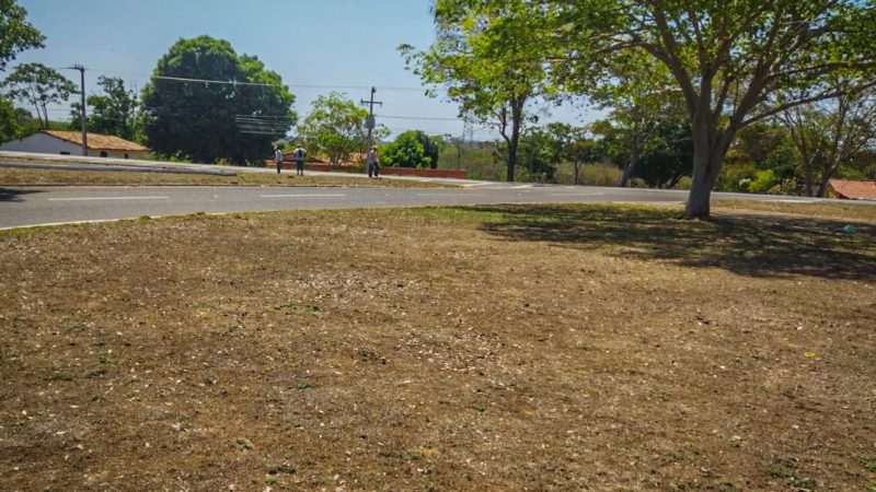 SEMAD de Piripiri continua com trabalho de limpeza de ruas e avenidas