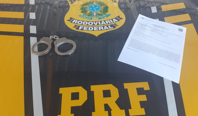 PRF prende foragido da justiça de Pernambuco na BR-343 em Piripiri