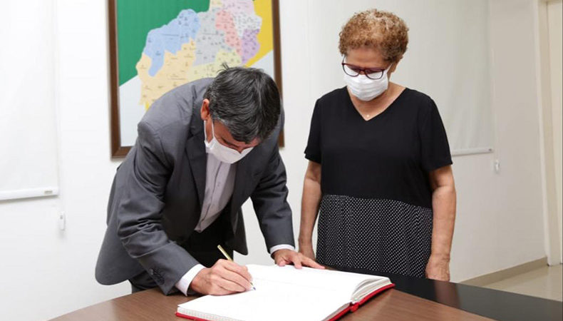 Wellington Dias desembarca no Piauí e reassume governo do estado