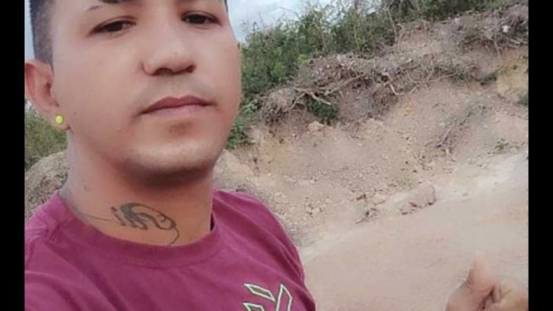 Homem é morto a tiros dentro de salão de beleza em bairro de Piripiri