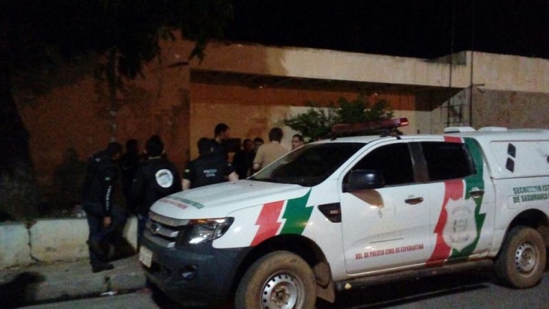 Mulher é encontrada morta em terreno com roupas rasgadas e rosto ferido em Esperantina