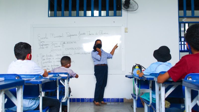 Decreto do governador autoriza promoção de 683 professores da rede de ensino do Piauí