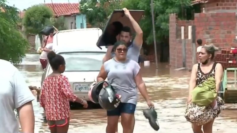 Mais de 200 famílias ficaram desabrigadas após chuvas em Teresina, diz Defesa Civil