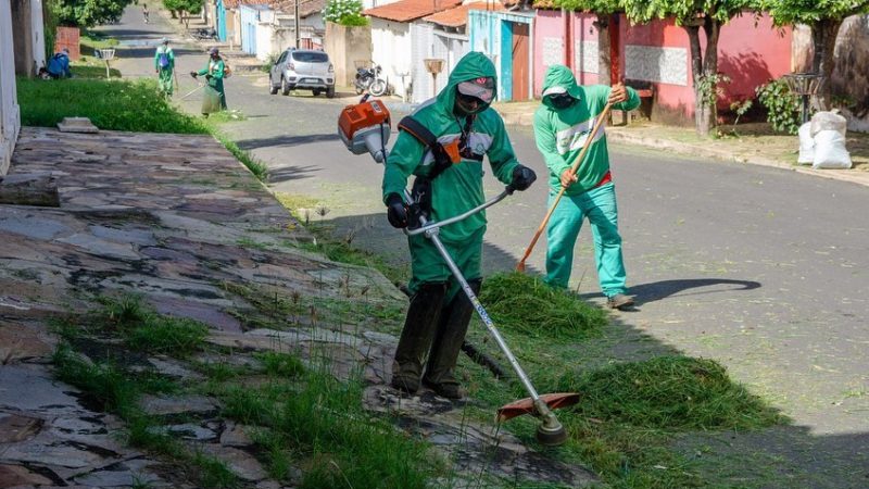 Prefeitura de Piripiri continua Mutirão de limpeza nos bairros