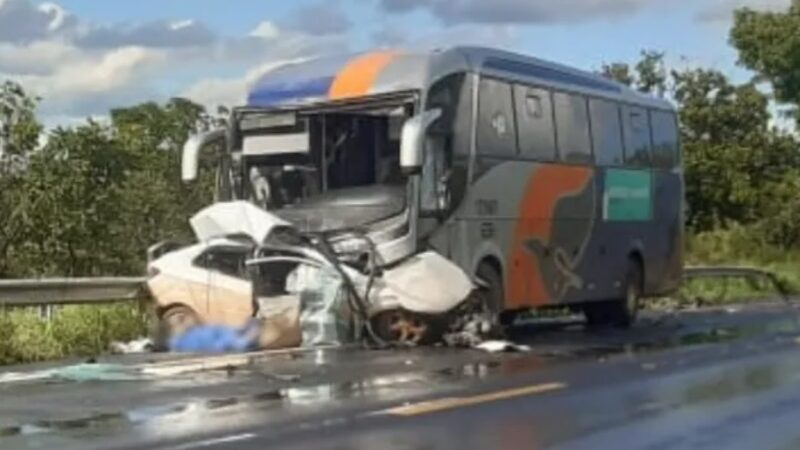 Família que vinha passar festas de fim de ano no Piauí morrem em acidente na BR-020 em Goiás