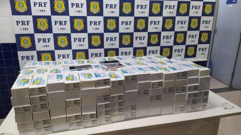 PRF apreende cerca de 275 celulares sem nota fiscal em ônibus vindo de São Paulo com destino aos municípios de Valença e Piripiri