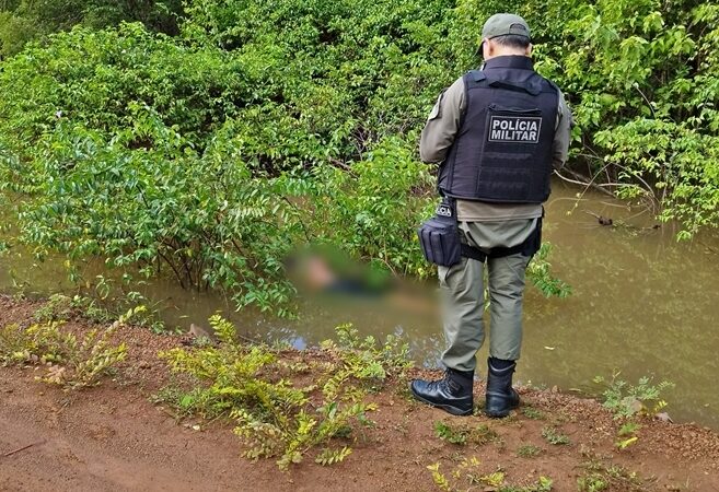 Homem é assassinado e corpo é jogado em poça d’água em Cocal