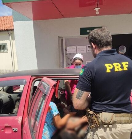 Policiais Rodoviários Federais auxiliaram em um parto no início da tarde de quinta-feira (04), em Parnaíba