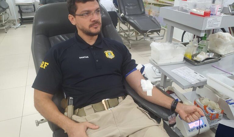 Em ato solidário, Policiais Rodoviários Federais doam sangue para o Hemopi