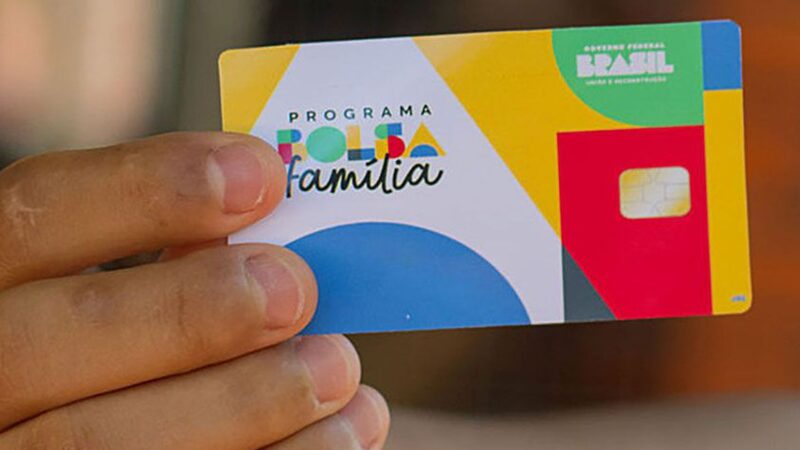 Bolsa Família paga valor extra a partir desta segunda-feira (19) e benefício é o maior da história