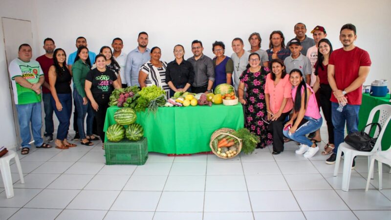 SEDUC de Piripiri reúne produtores rurais para compra de alimentos da merenda escolar