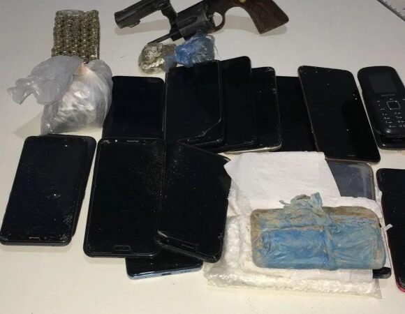 Policiais penais encontram celulares, drogas e arma de fogo em penitenciária no Piauí