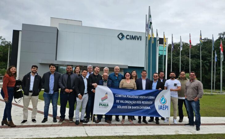 Com previsão de instalação de uma unidade em Piripiri, técnicos do Iaepi, prefeitos e secretários municipais visitam usinas de reciclagem de lixo em Santa Catarina