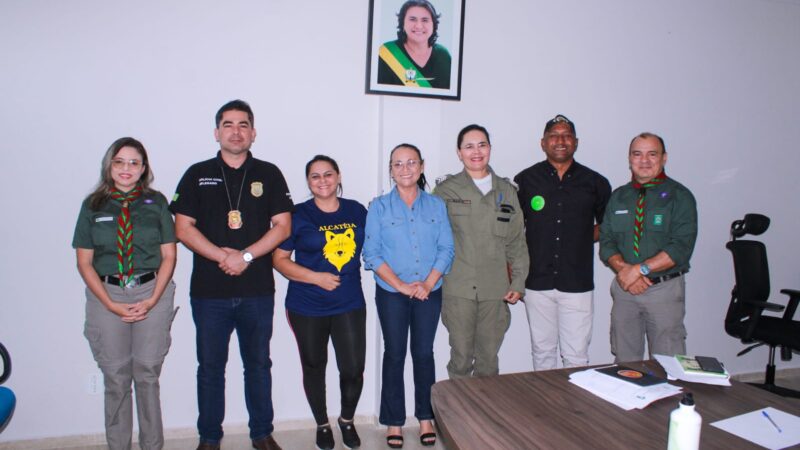 Secretarias e entidades fazem reunião de planejamento do desfile de 7 de Setembro