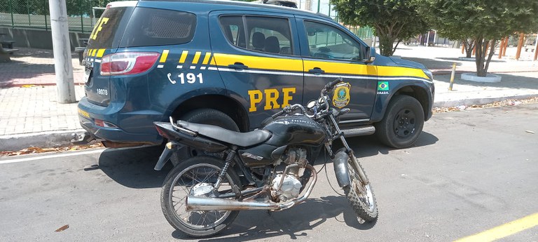 Motocicleta furtada em São Paulo (SP) há mais de 5 anos é recuperada pela PRF em São Raimundo Nonato