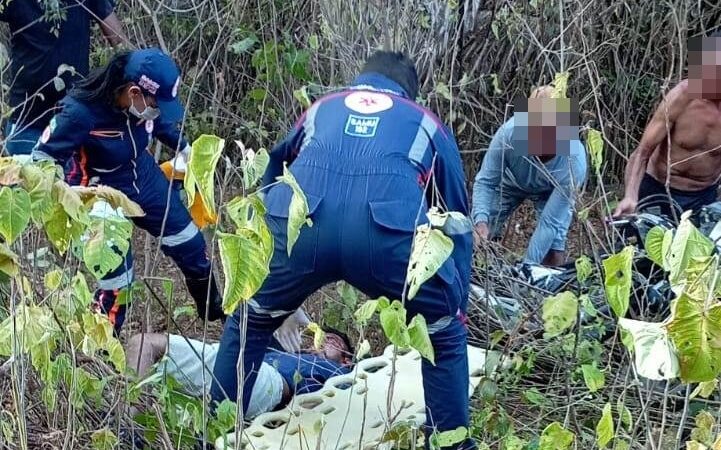 Homem cai de moto ao perder controle do veículo na BR 222 em Esperantina