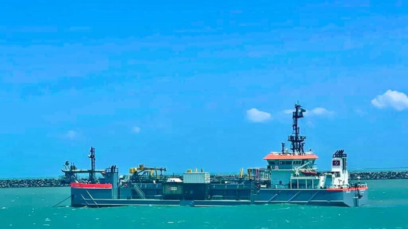 Porto de Luís Correia recebe segunda draga e acelera obra de dragagem