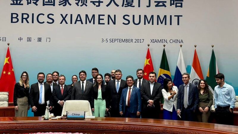 Governador visita Centro dos BRICS e assina acordo para implantação de escritório do Piauí na China