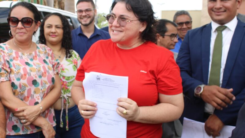 Prefeita Jôve Oliveira Monteiro envia Projetos de Lei para Câmara de Piripiri