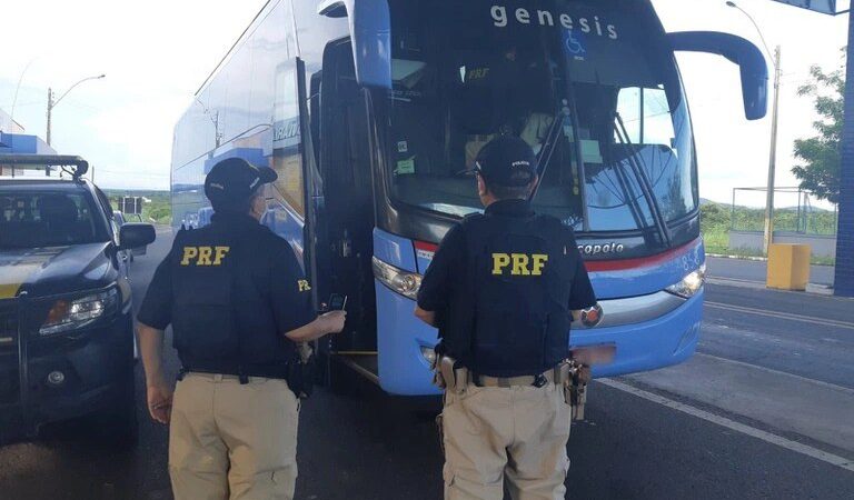 PRF promove ação educativa no Terminal Rodoviário Petrônio Portela nesta quinta-feira (21)