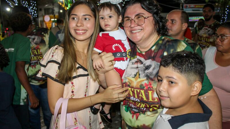 Abertura do Natal dos Sonhos leva uma multidão à Praça da Bandeira de Piripiri