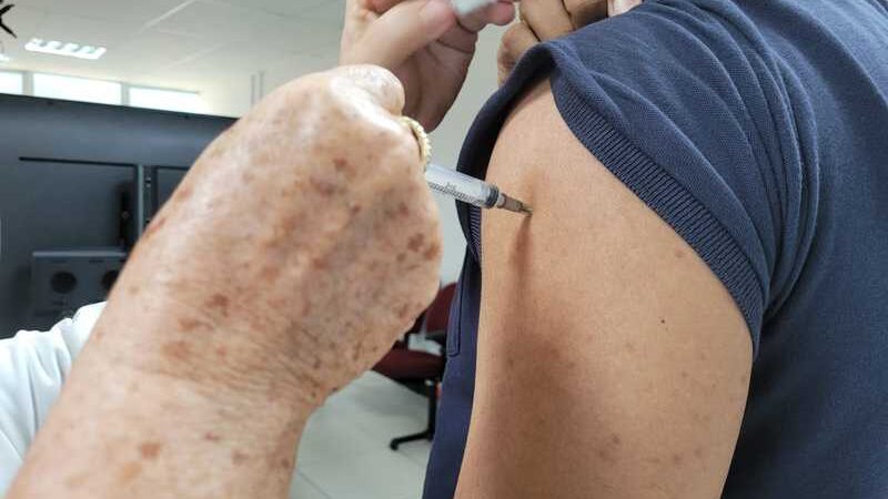 Sesapi orienta que população prioritária retorne aos postos de saúde para tomar dose de reforço da covid