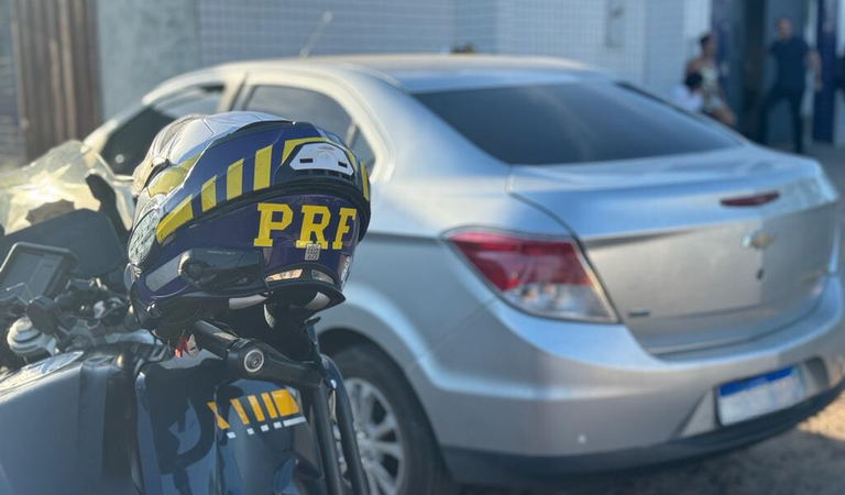 Veículo roubado há quase três anos no Maranhão é recuperado pelo Grupo de motociclistas da PRF em Teresina
