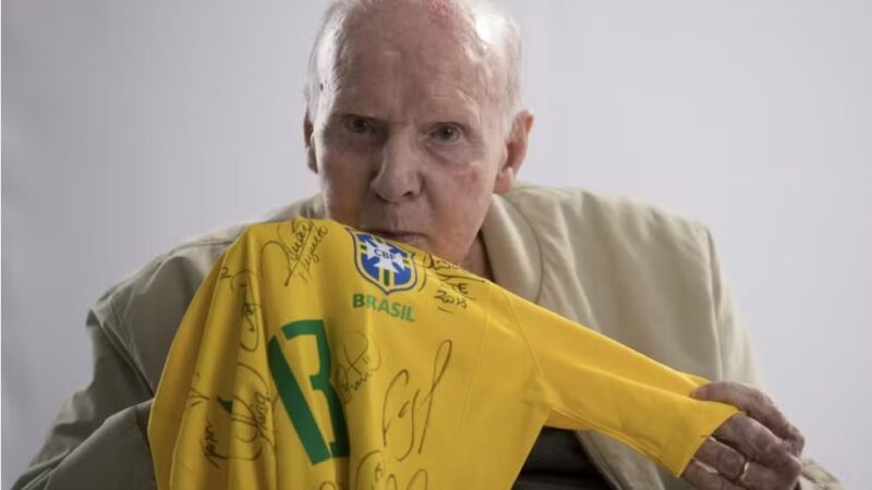 Morre Zagallo, o único tetracampeão mundial de futebol