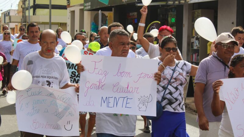 Campanha Janeiro Branco é encerrada com passeata pelo centro de Piripiri