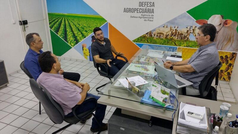 Adapi assina termo de cooperação técnica com a maior exportadora de mel do Piauí