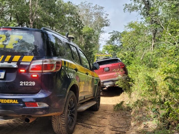 Em menos de 24h, PRF recupera em Piripiri veículo roubado em Teresina