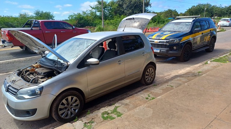 PRF recupera veículo furtado em Minas Gerais e prende mulher de 51 anos por Receptação