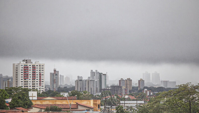 Inmet emite alerta para chuva intensa em 108 municípios do Piauí; pode atingir até 100 mm