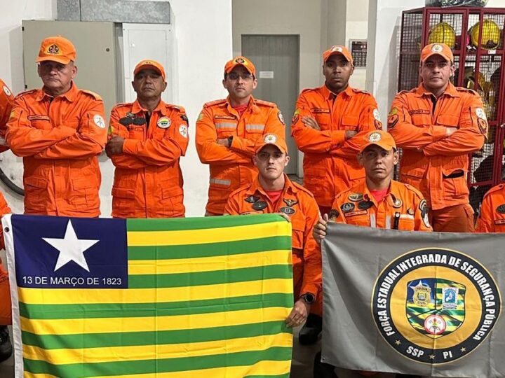 Bombeiros do Piauí chegam ao Rio Grande do Sul para auxiliar no trabalho aos desabrigados