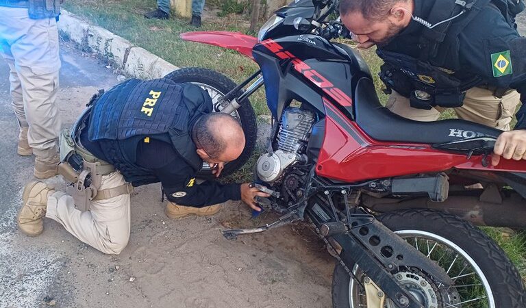 PRF apreende motocicleta adulterada em Teresina; o condutor foi preso em flagrante