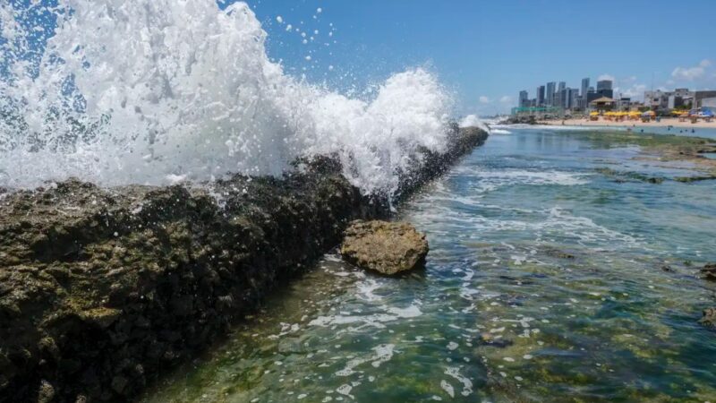 Governo quer barrar projeto que pode privatizar acesso a praias